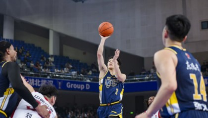 星空体育APP-广东宏远拒绝输球！全力击败上海男篮，奎因对位张镇麟，央视直播