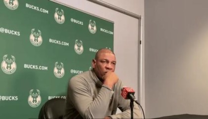 西部连客1胜3负！里弗斯治下雄鹿变得更平庸了？