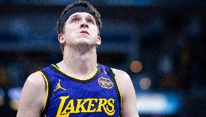 明日湖人客战灰熊 里夫斯因右脚踝扭伤出战成疑 八村塁预计复出